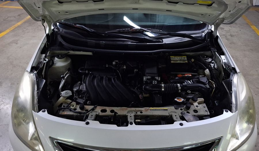 Nissan Versa 1.6 ADVANCE TA AC Sedan 2013