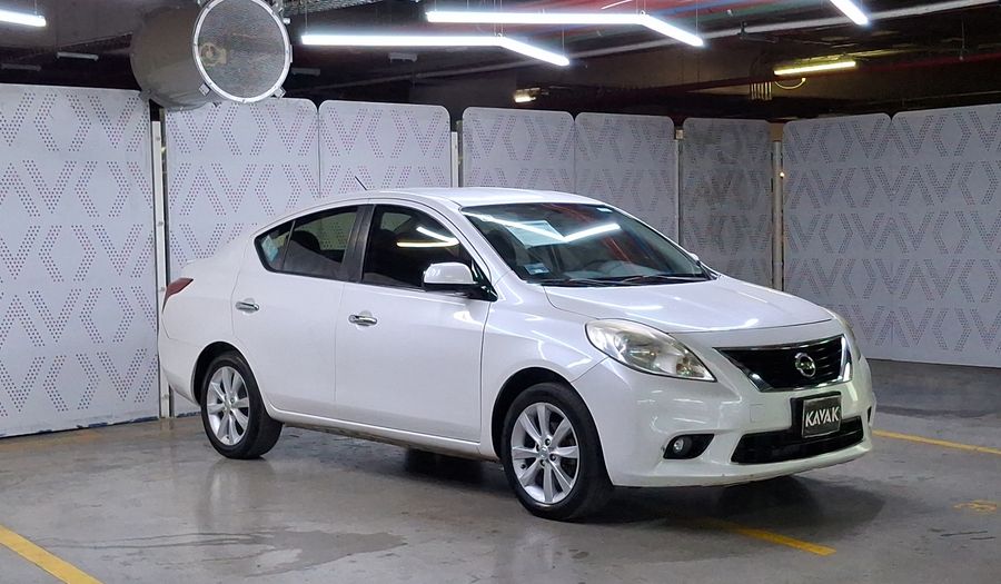 Nissan Versa 1.6 ADVANCE TA AC Sedan 2013