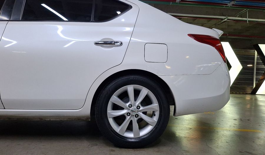 Nissan Versa 1.6 ADVANCE TA AC Sedan 2013