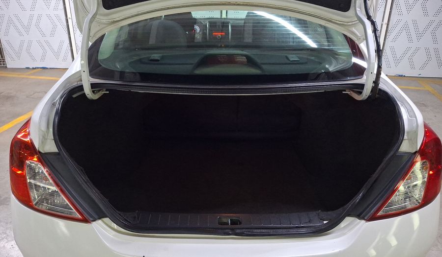 Nissan Versa 1.6 ADVANCE TA AC Sedan 2013
