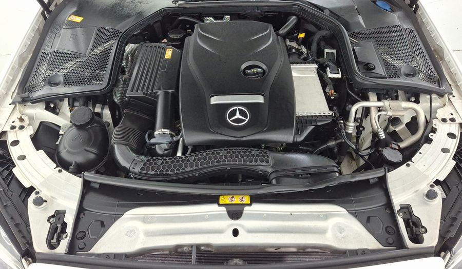Mercedes Benz Clase C 2.0 200 CGI SPORT AT Sedan 2016