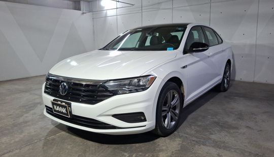 Volkswagen • Jetta