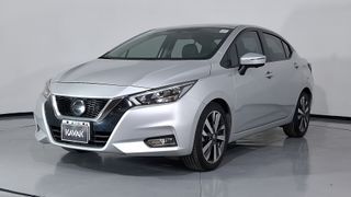 Nissan • Versa