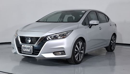 Nissan • Versa