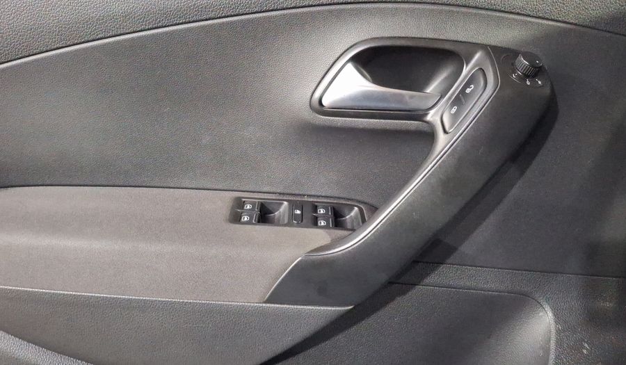 Volkswagen Polo 1.6 STARTLINE AUTO Hatchback 2019