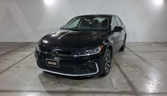 Volkswagen • Jetta