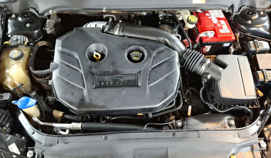 Ford Fusion 2.0 GTDI SE LUXURY AT Sedan 2015