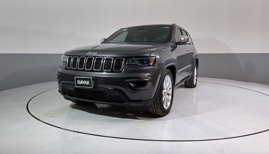 Jeep • Grand Cherokee