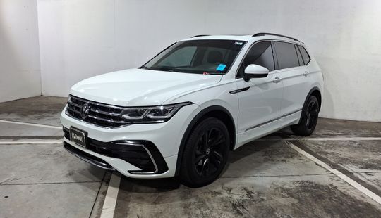 Volkswagen • Tiguan