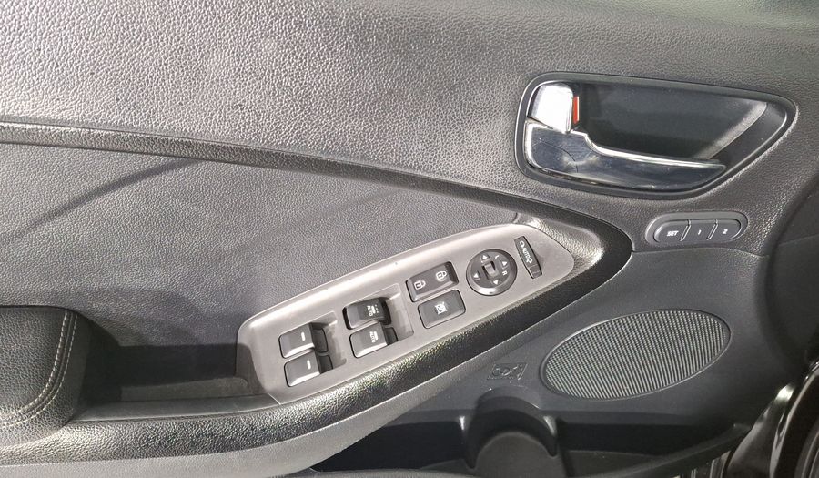 Kia Forte 2.0 SX MT Hatchback 2017