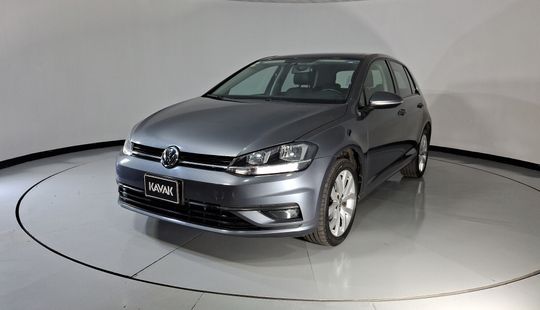Volkswagen • Golf