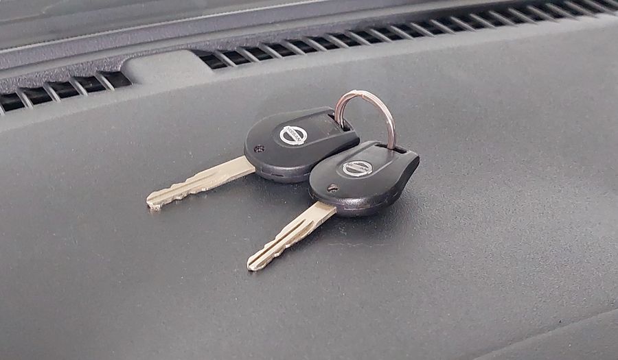 Nissan March 1.6 SV CVT Hatchback 2018