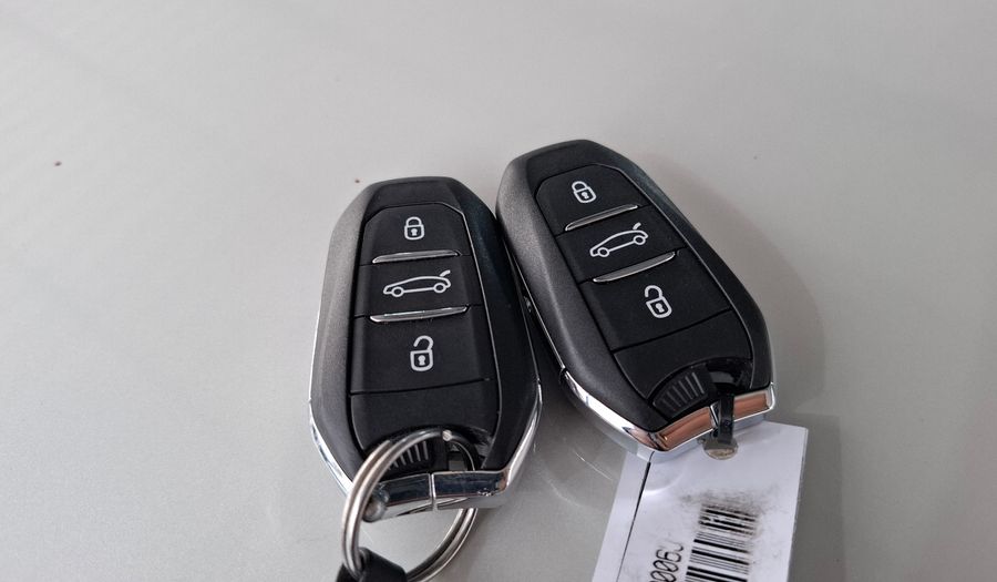 Citroen C4 Cactus 1.6 THP 165 SHINE AUTO Hatchback 2024