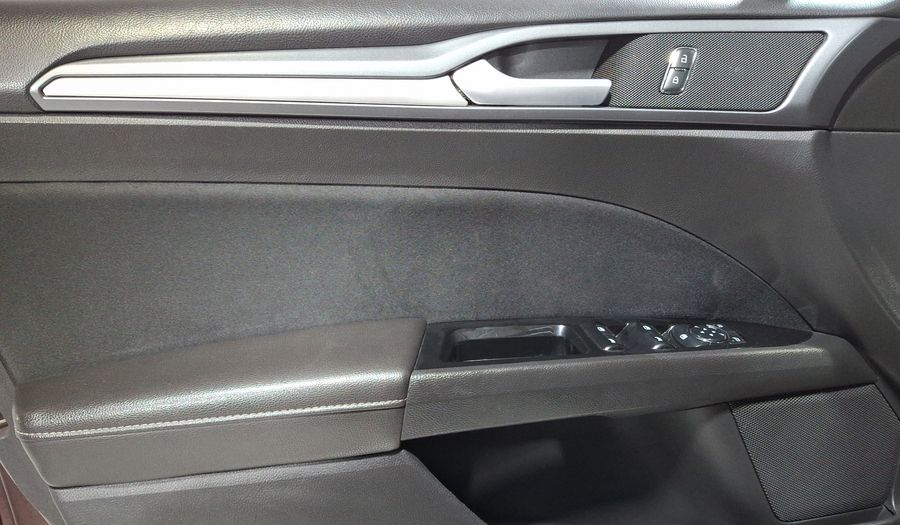 Ford Fusion 2.5 SE I4 NAV MR AT Sedan 2013