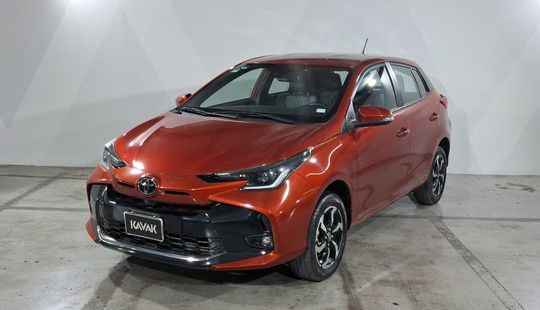 Toyota • Yaris