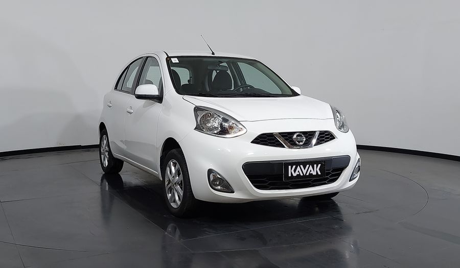 Nissan March 1.6 SV Hatchback 2016