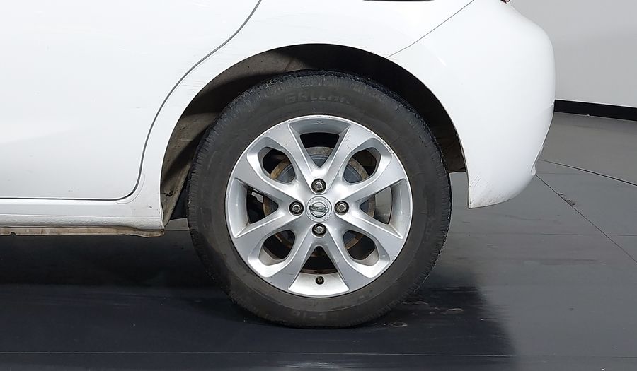 Nissan March 1.6 SV Hatchback 2016
