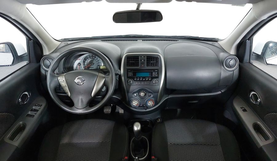 Nissan March 1.6 SV Hatchback 2016