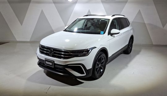 Volkswagen • Tiguan