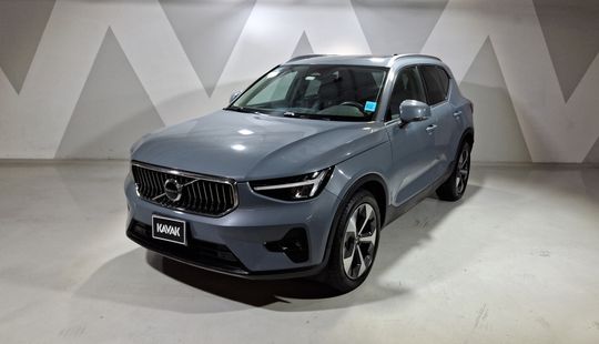 Volvo • XC40