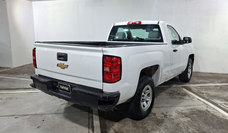 Chevrolet Silverado 1500 4.3 CAB REG F V6 AT Pickup 2017