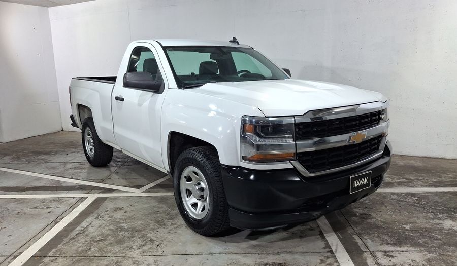 Chevrolet Silverado 1500 4.3 CAB REG F V6 AT Pickup 2017