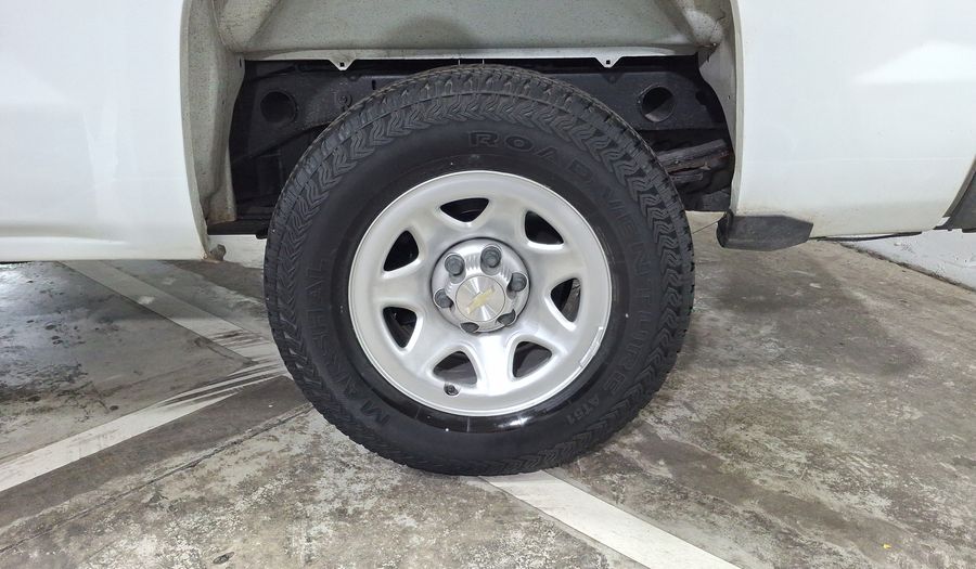 Chevrolet Silverado 1500 4.3 CAB REG F V6 AT Pickup 2017