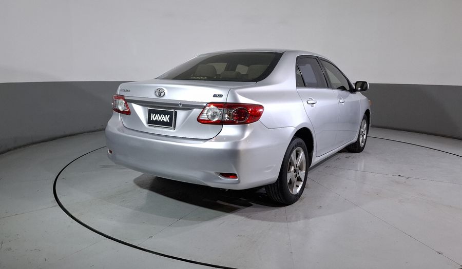 Toyota Corolla 1.8 XLE AT Sedan 2013