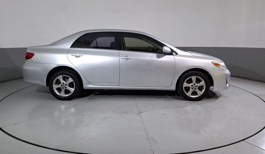 Toyota Corolla 1.8 XLE AT Sedan 2013