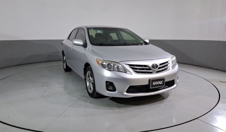 Toyota Corolla 1.8 XLE AT Sedan 2013