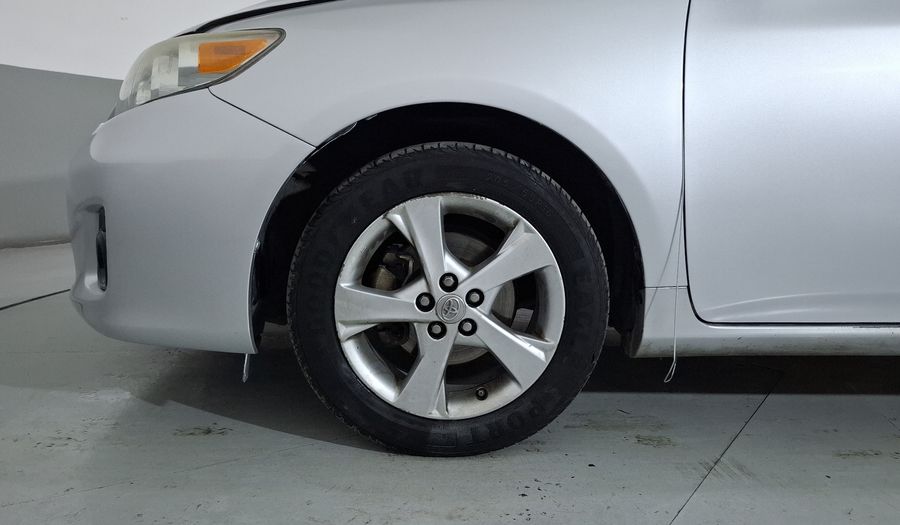 Toyota Corolla 1.8 XLE AT Sedan 2013