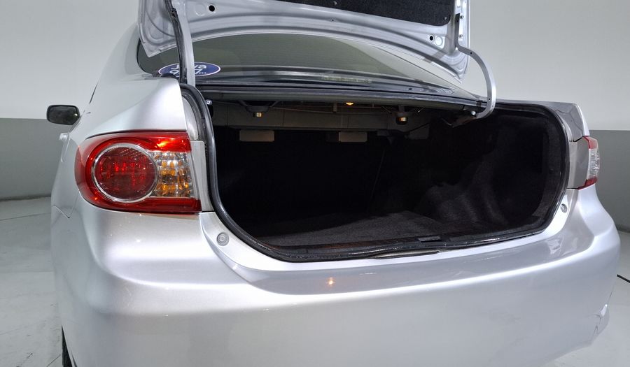 Toyota Corolla 1.8 XLE AT Sedan 2013