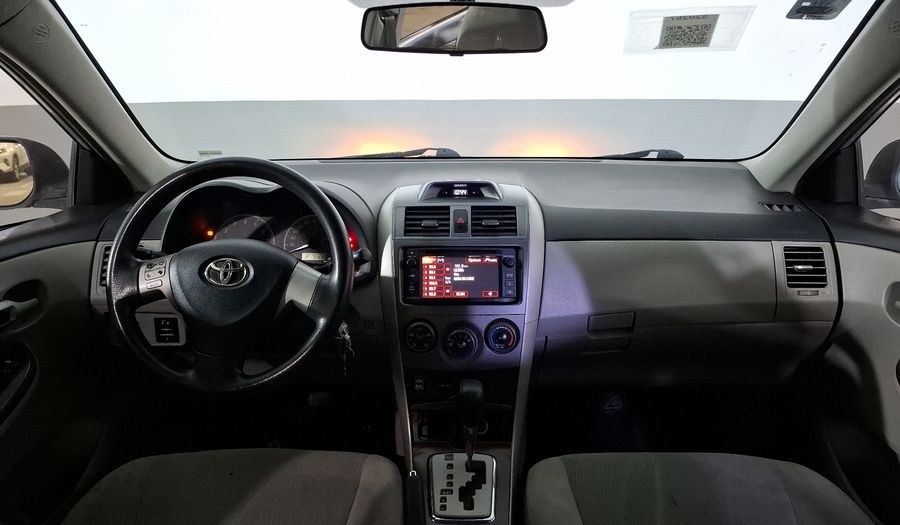 Toyota Corolla 1.8 XLE AT Sedan 2013