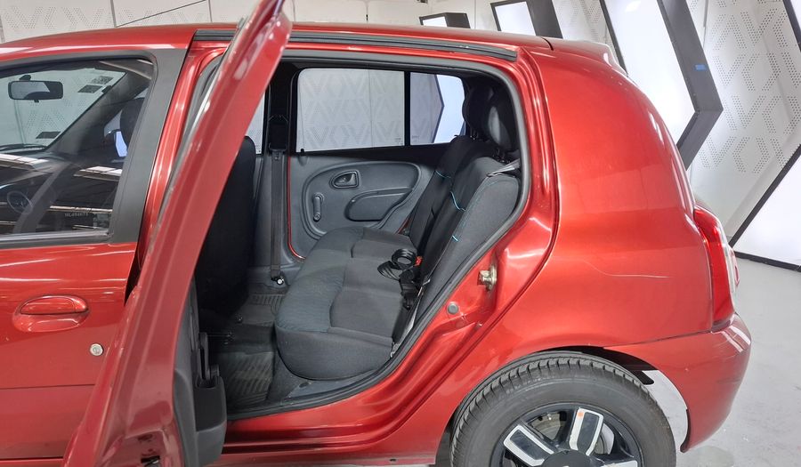 Renault Clio 1.1 DYNAMIQUE Hatchback 2016