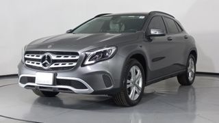 Mercedes Benz • Clase GLA