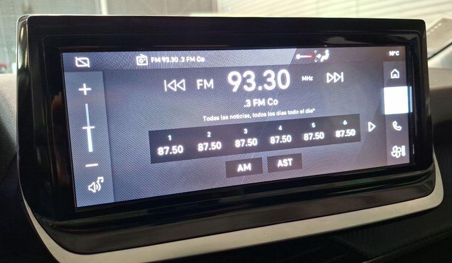 Peugeot 208 1.2 PURETECH 75 HP STYLE Hatchback 2023