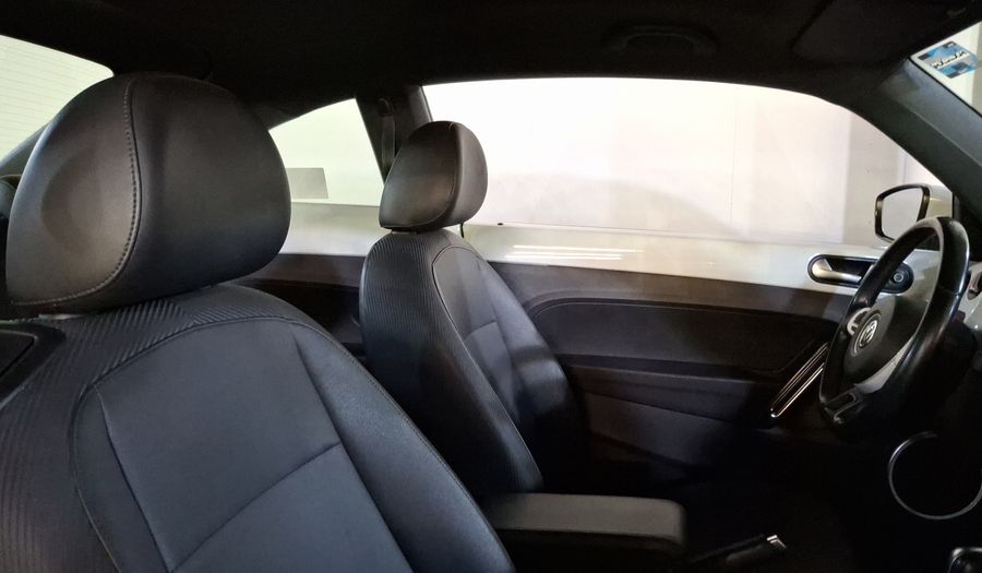 Volkswagen Beetle 2.5 SPORT TIPTRONIC Hatchback 2015