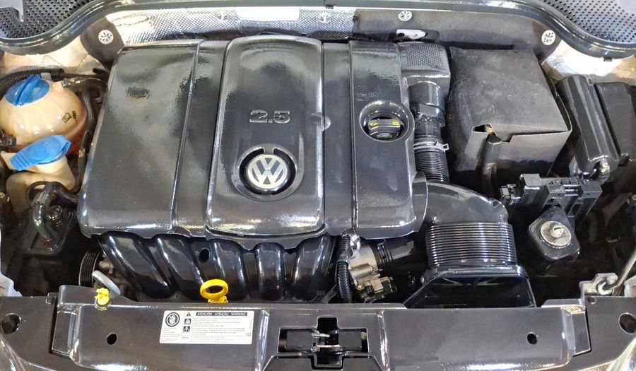 Volkswagen Beetle 2.5 SPORT TIPTRONIC Hatchback 2015