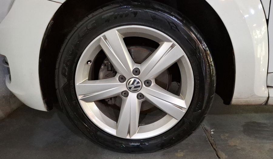 Volkswagen Beetle 2.5 SPORT TIPTRONIC Hatchback 2015