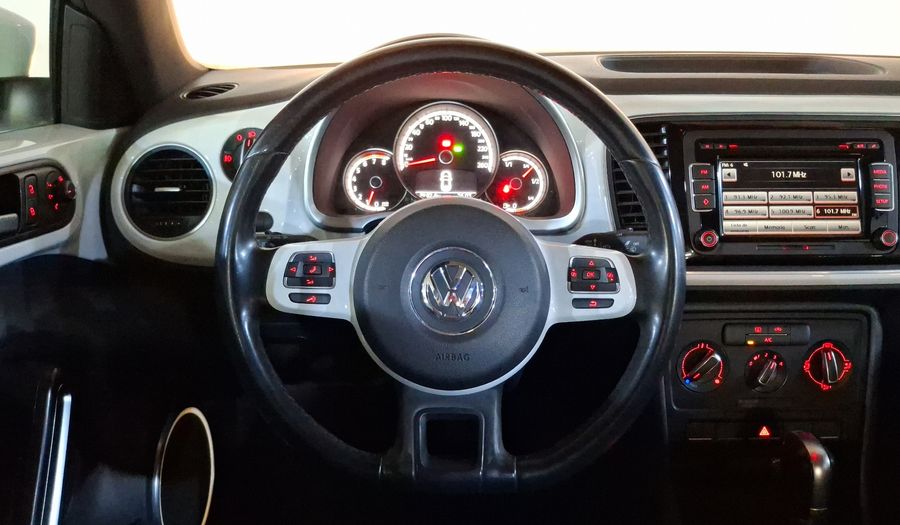 Volkswagen Beetle 2.5 SPORT TIPTRONIC Hatchback 2015
