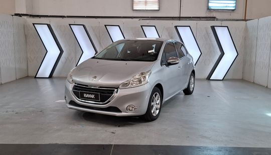 Peugeot • 208