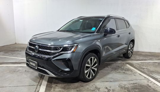 Volkswagen • Taos