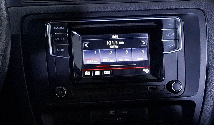 Volkswagen Jetta 2.5 COMFORTLINE TIP. BOLSAS AIRE DEL. Sedan 2018
