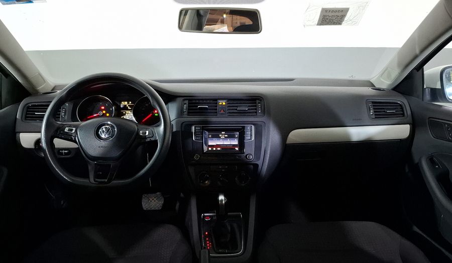 Volkswagen Jetta 2.5 COMFORTLINE TIP. BOLSAS AIRE DEL. Sedan 2018