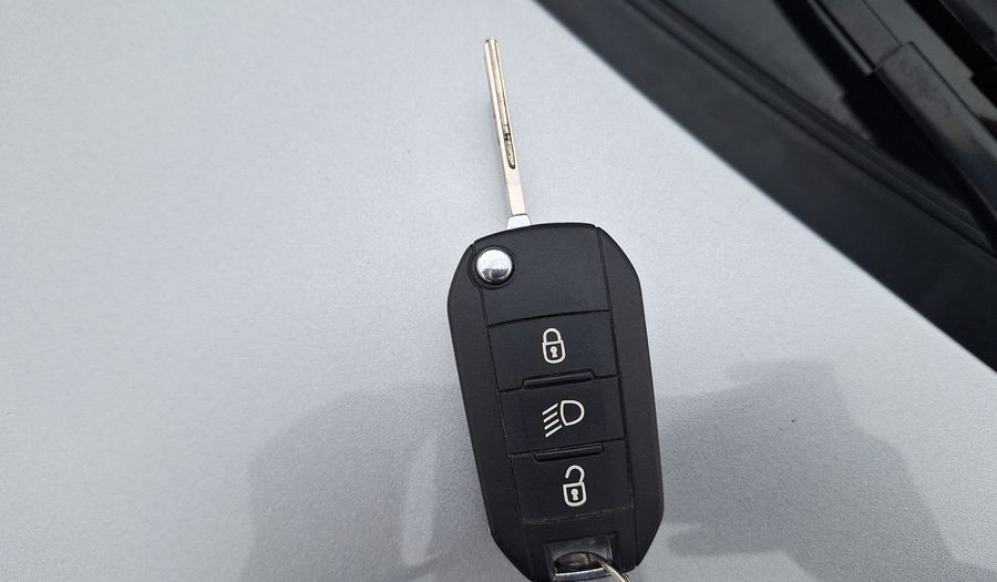 Peugeot 308 1.2 PURETECH 130 HP ACTIVE PACK Hatchback 2021