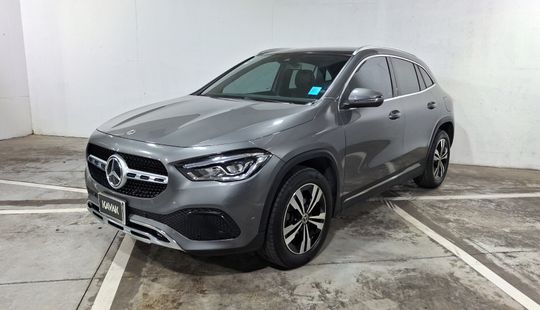 Mercedes Benz • Clase GLA