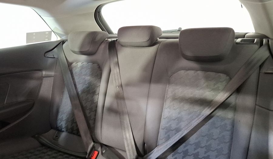 Audi A3 1.4 TFSI AMBIENTE MT Hatchback 2015