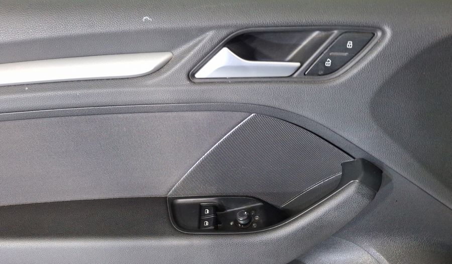 Audi A3 1.4 TFSI AMBIENTE MT Hatchback 2015