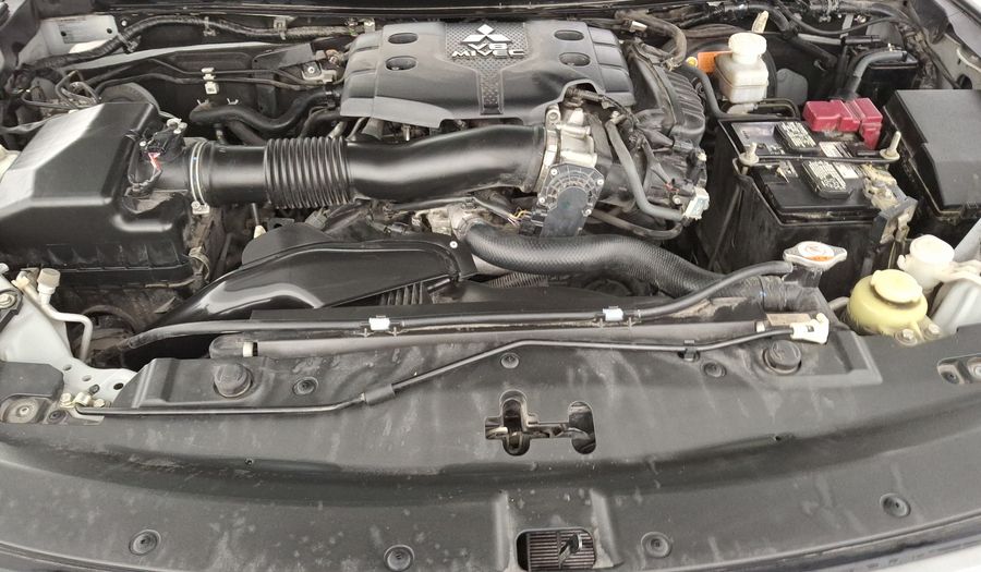 Mitsubishi Montero 3.0 SE AUTO 4WD Suv 2020