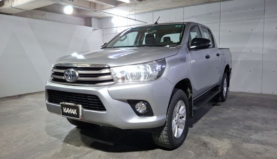 Toyota • Hilux